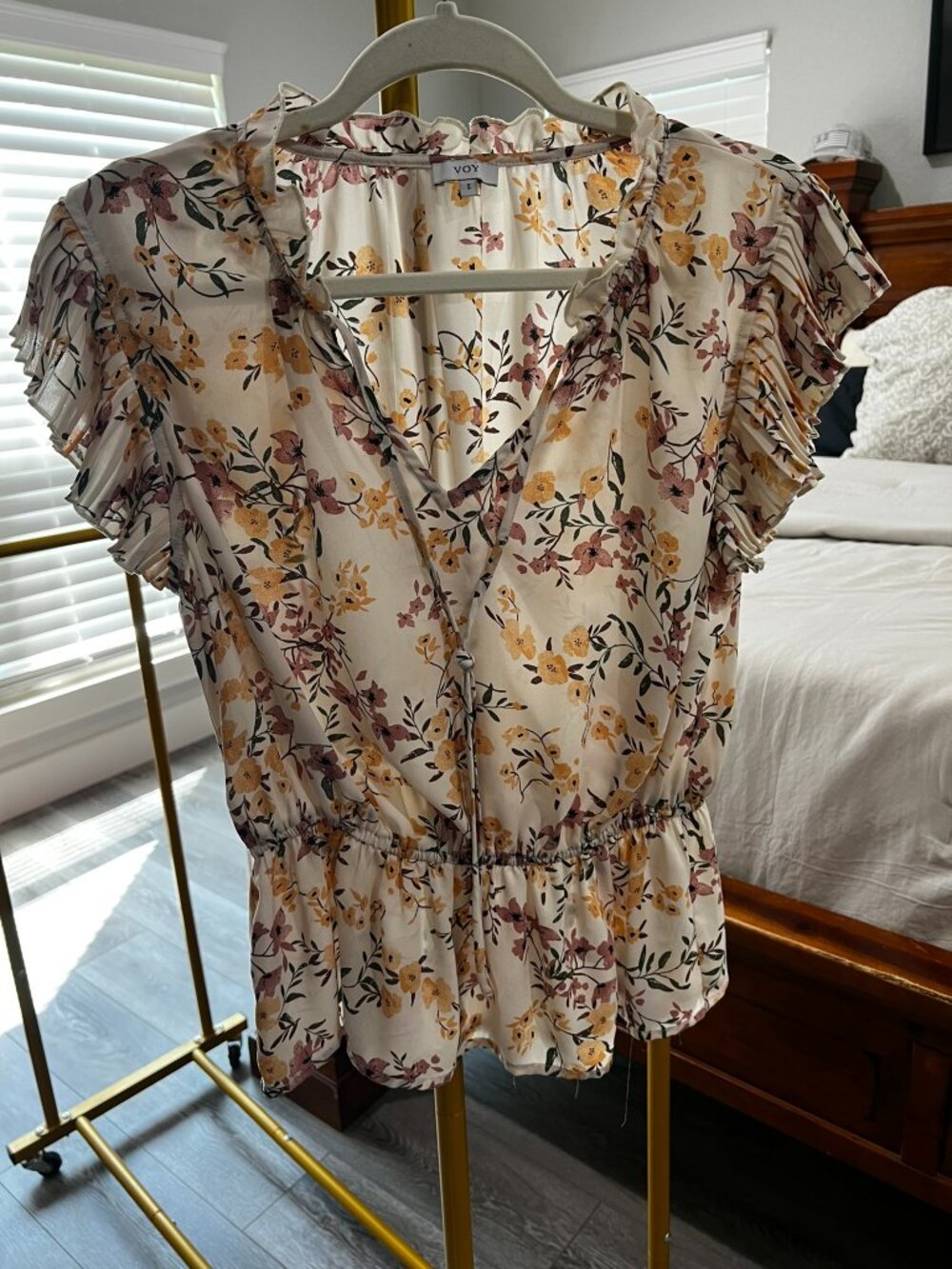 VOY Floral Pleated Flutter Sleeve Peplum Blouse Size S
